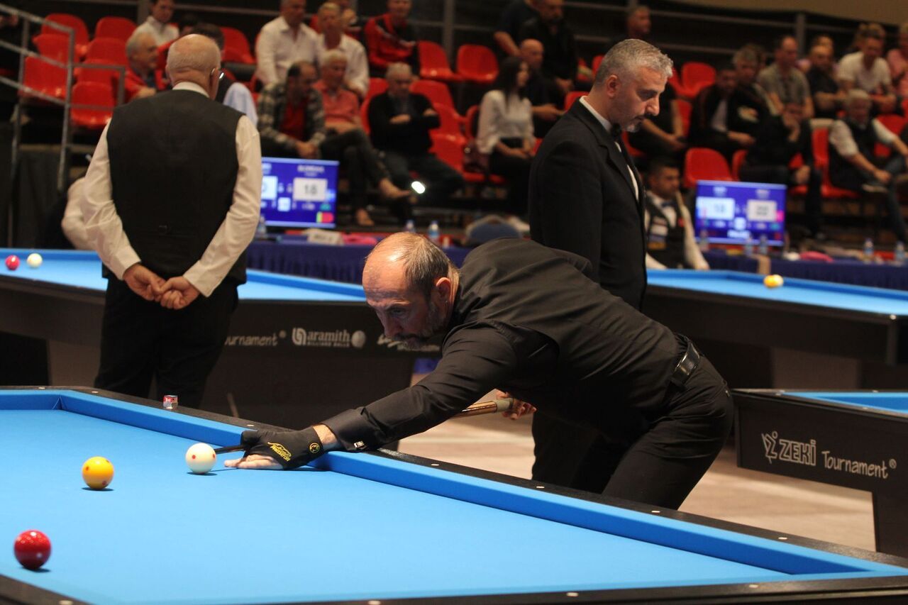 avrupa-bilardo-sampiyonasinda-5-milli-sporcu-son-16ya-kaldi_3731_dhaphoto2