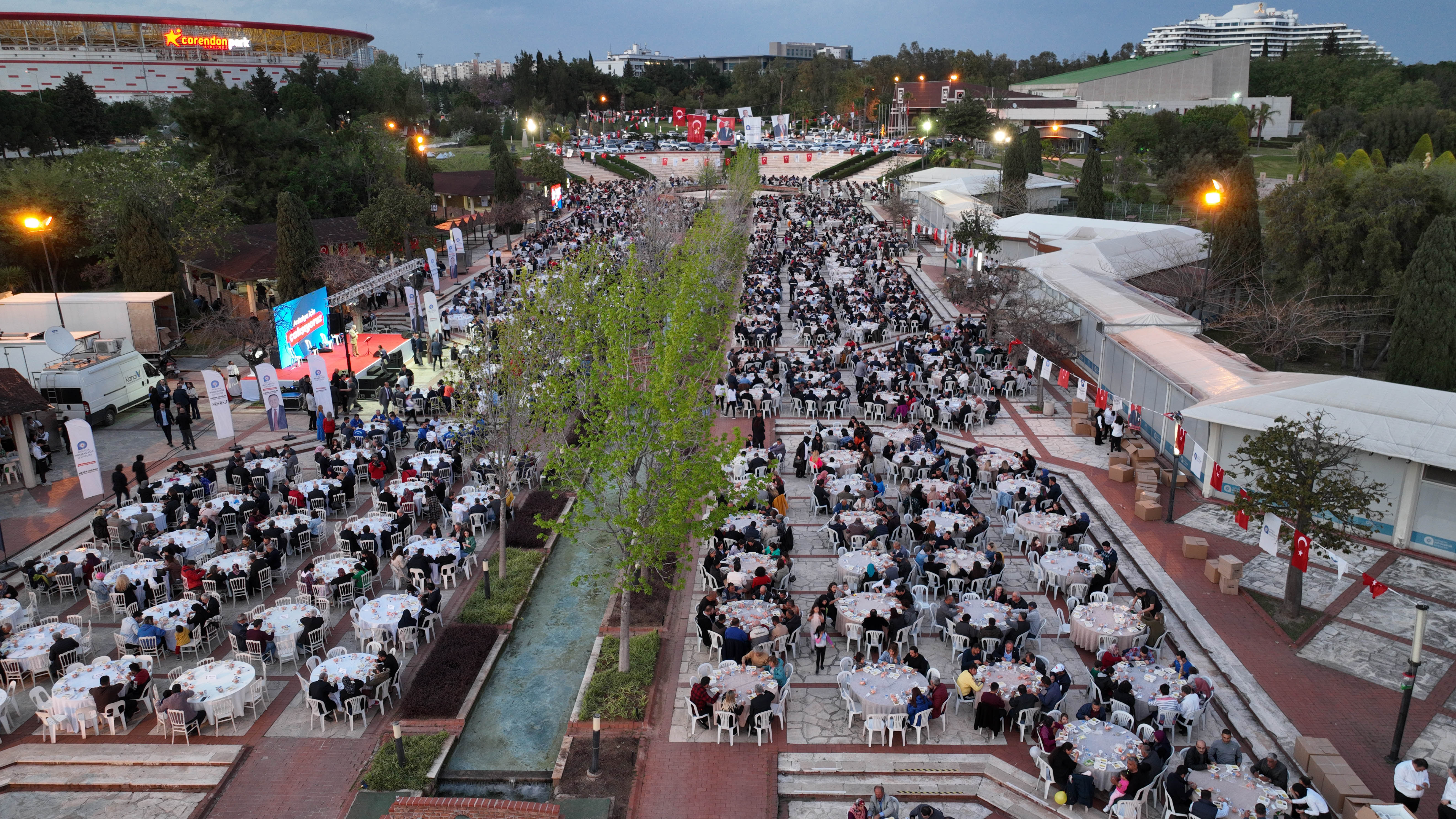 baskan-bocek-personeli-ile-iftarda-bulustu_5118_dhaphoto2