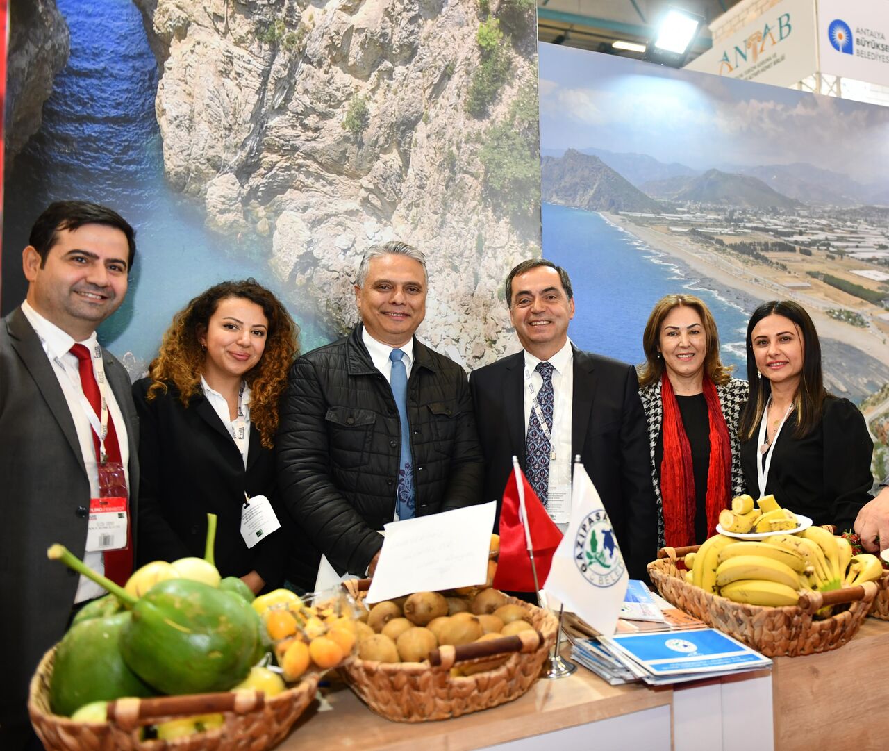 baskan-uysal-emittde-kaleicini-anlatti_8296_dhaphoto3