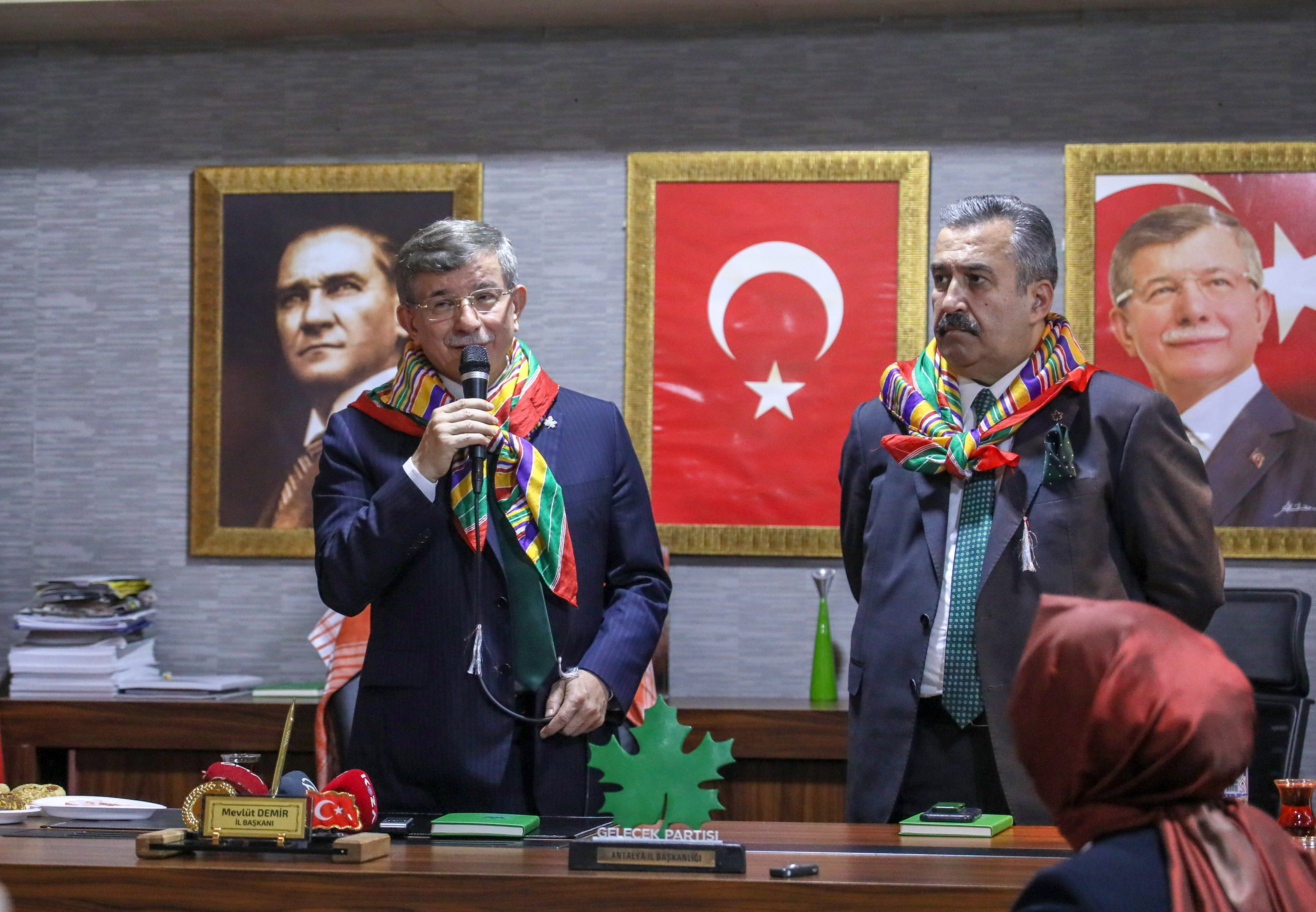 davutoglu-herhangi-bir-metinde-diyanet-isleri-baskanligini-kaldiracagimiza-dair-soz-yok_3986_dhaphoto2