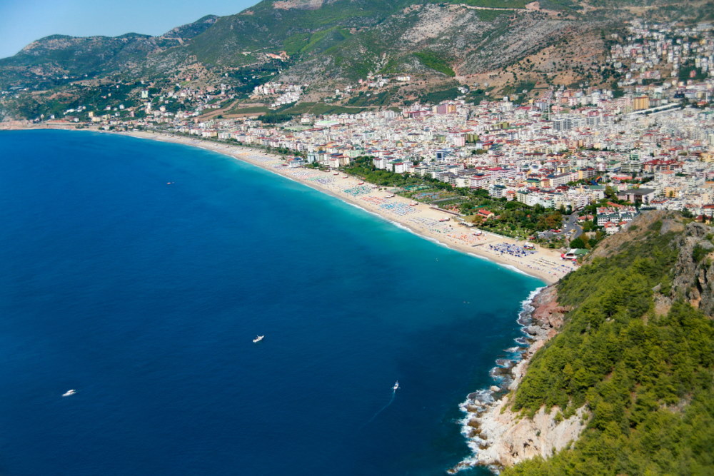 alanya kalesi üstünden altı kayalıklar kırıldı