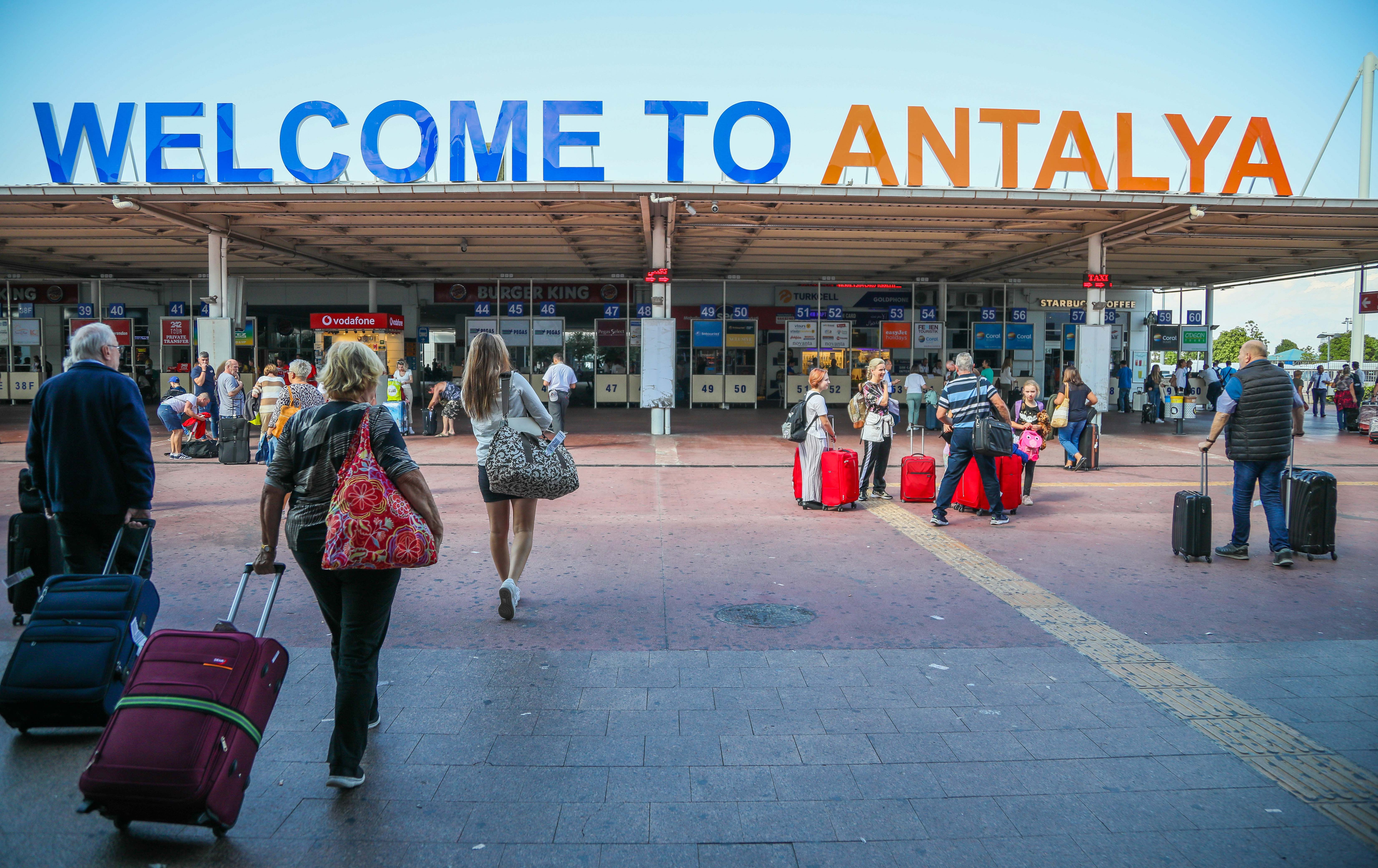 antalya-turizminde-en-guzel-kis_6681_dhaphoto1