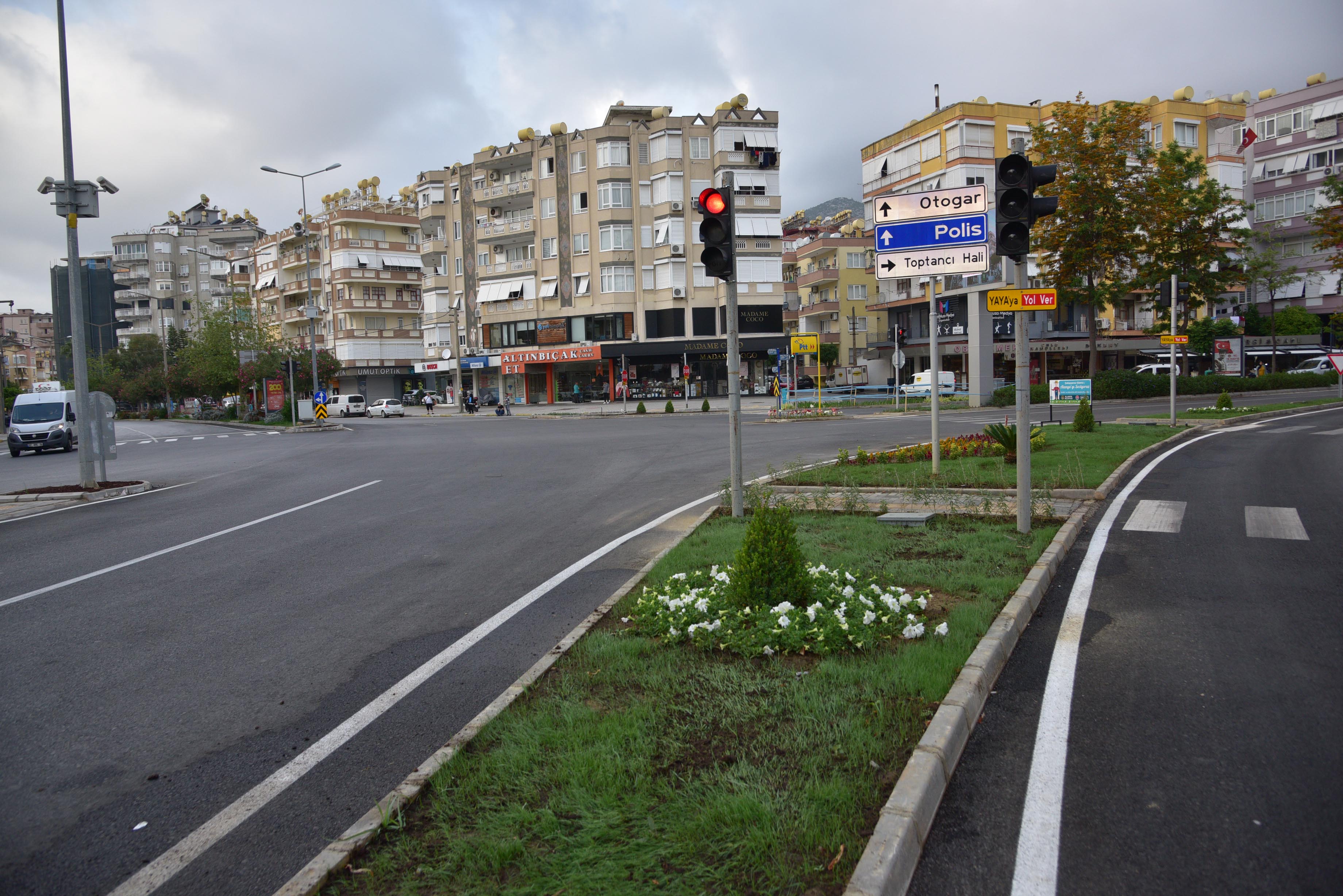 hal-kavsagi-ve-yunus-emre-caddesi-sil-bastan-yenilendi_2785_dhaphoto4