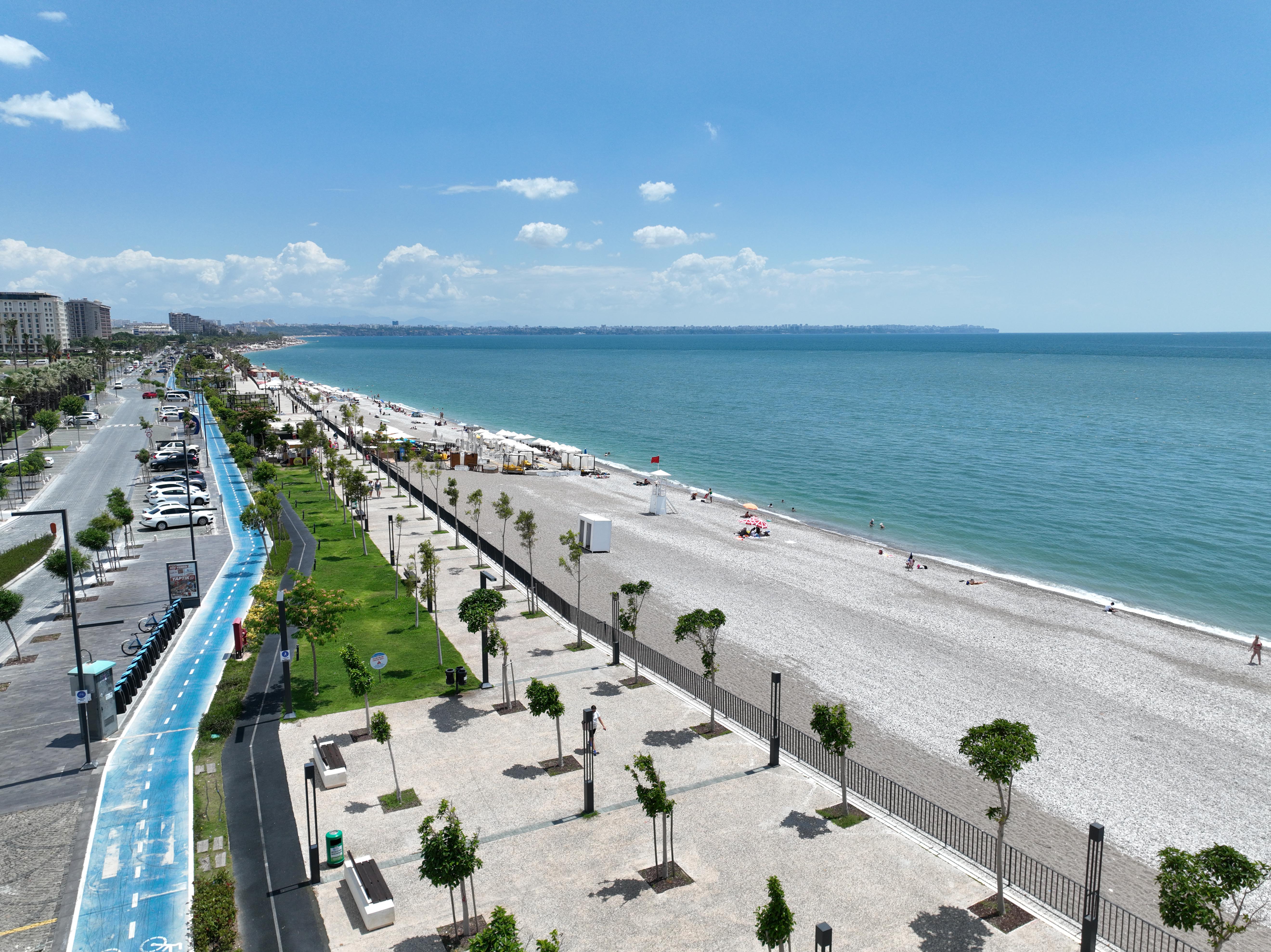 antalya-buyuksehirden-deniz-ve-kiyilarin-korunmasi-icin-etkin-mucadele_1044_dhaphoto5