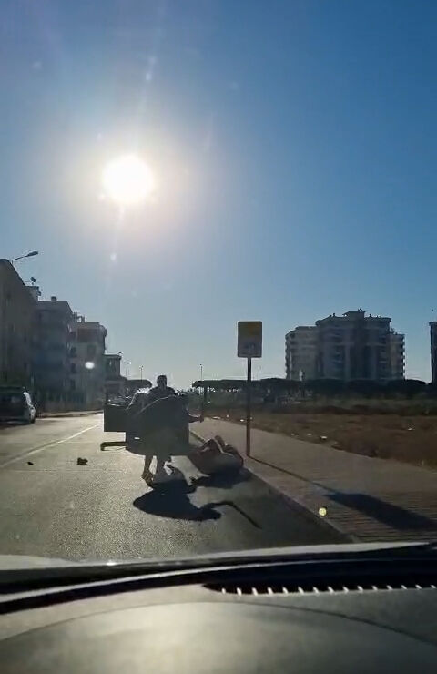 baspehlivan-antrenorunden-bascazgira-sopali-saldiri_1944_dhaphoto3