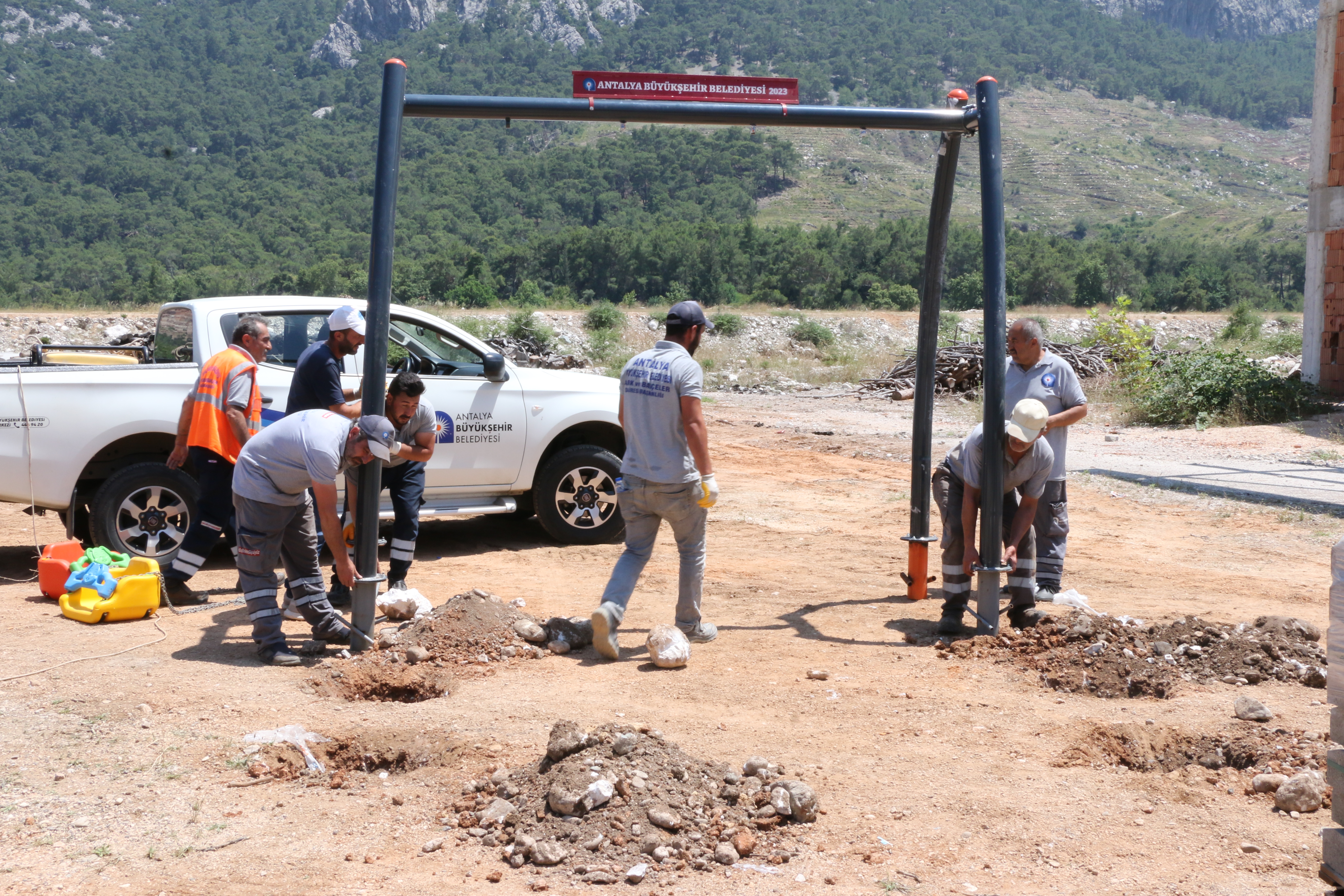 Hacıskiler Çocuk Parkı Kurulumu (2)