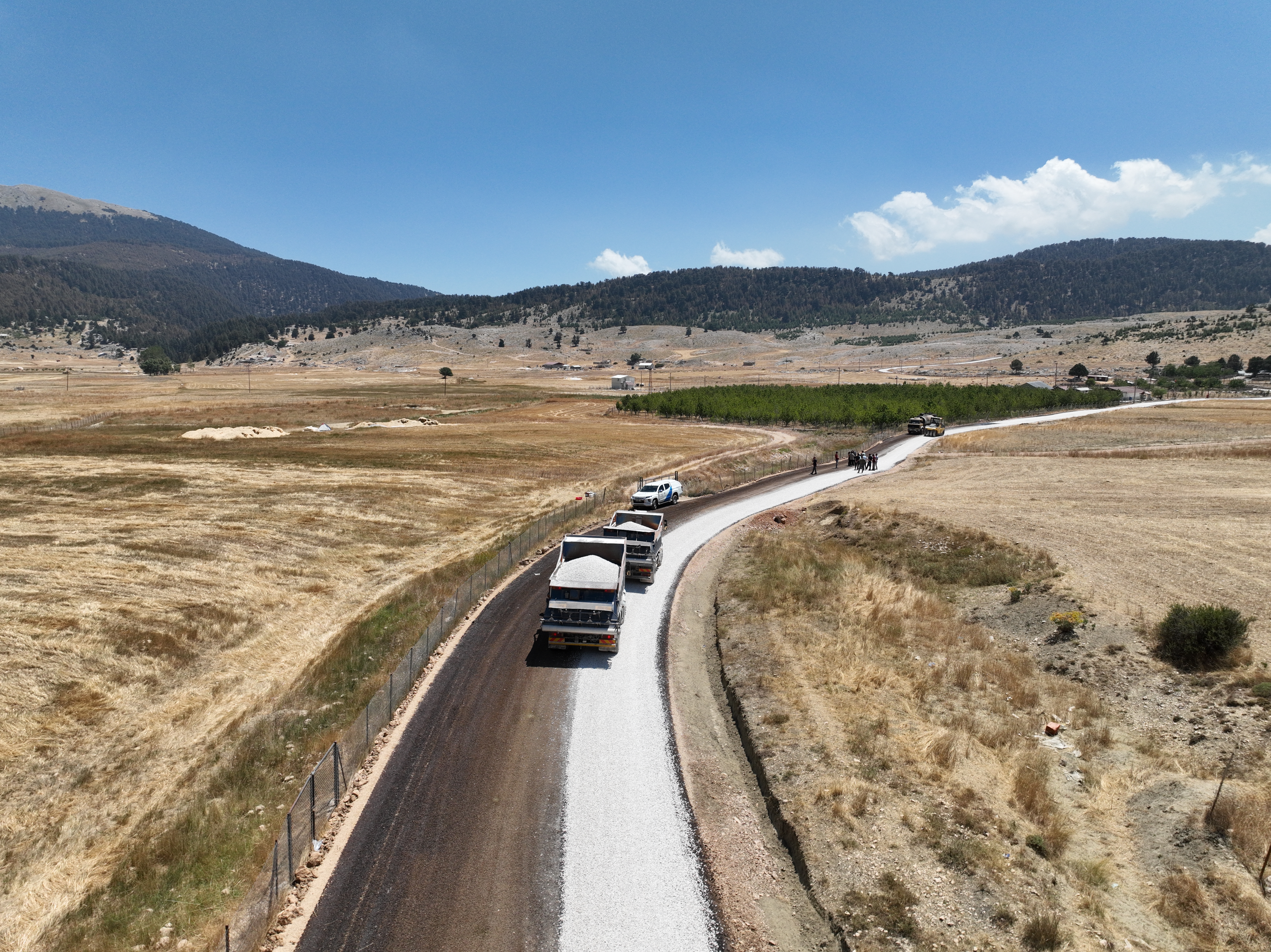 Finike Ördübek yayla yolunda asfalt çalışması (8)