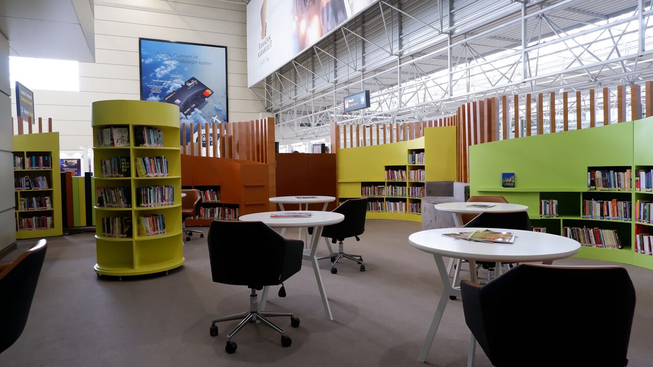 antalya-havalimani-kutuphanesi-misafirlerini-bekliyor_2108_dhaphoto1