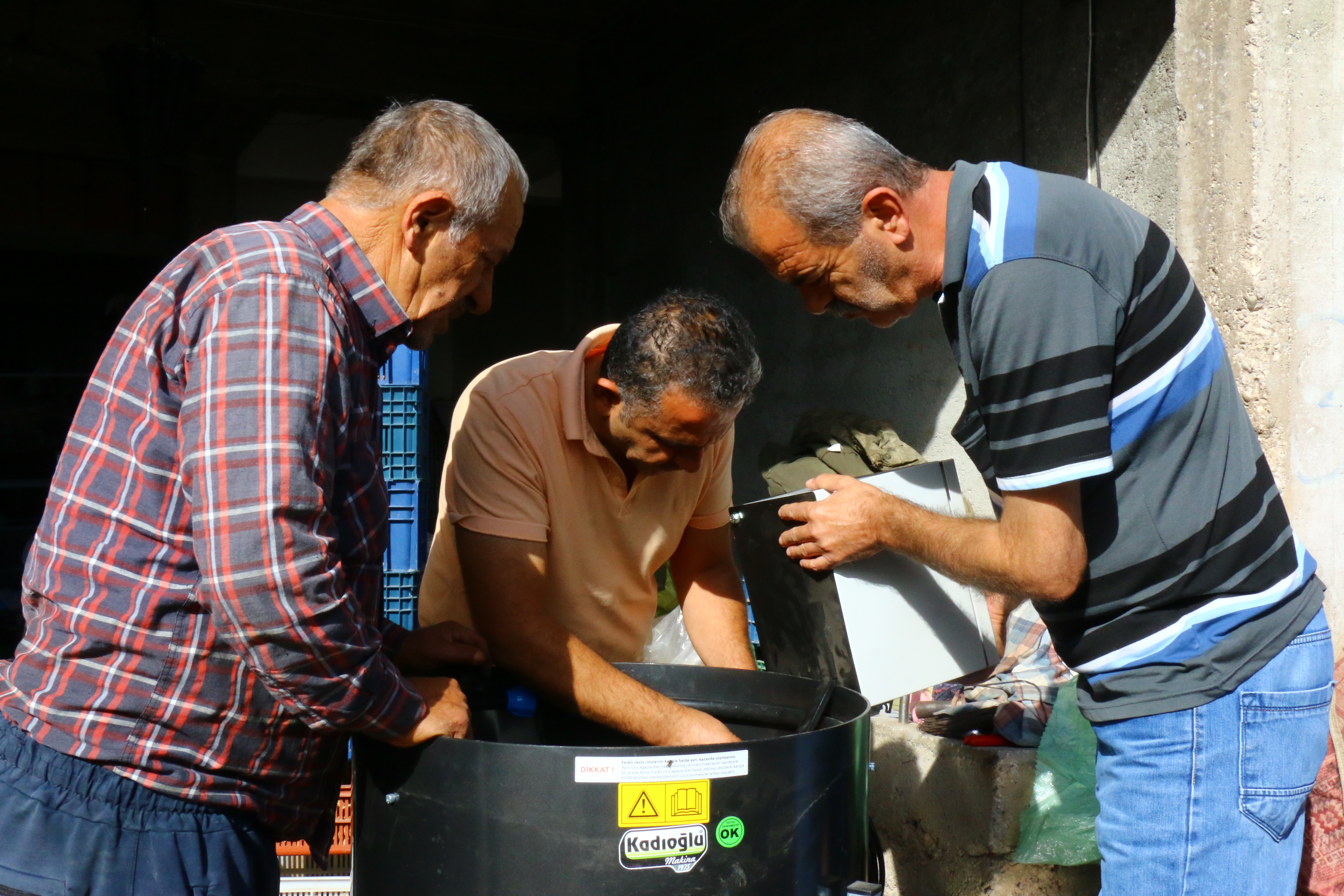 Geyikbayırı Ceviz Soyma Makinesi Hibesi (1)