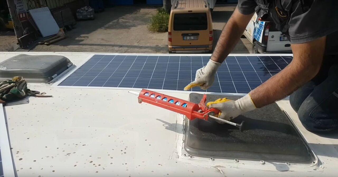 KARAVAN YANGIN VE GÜNEŞ PANEL UYGULAMA (2)