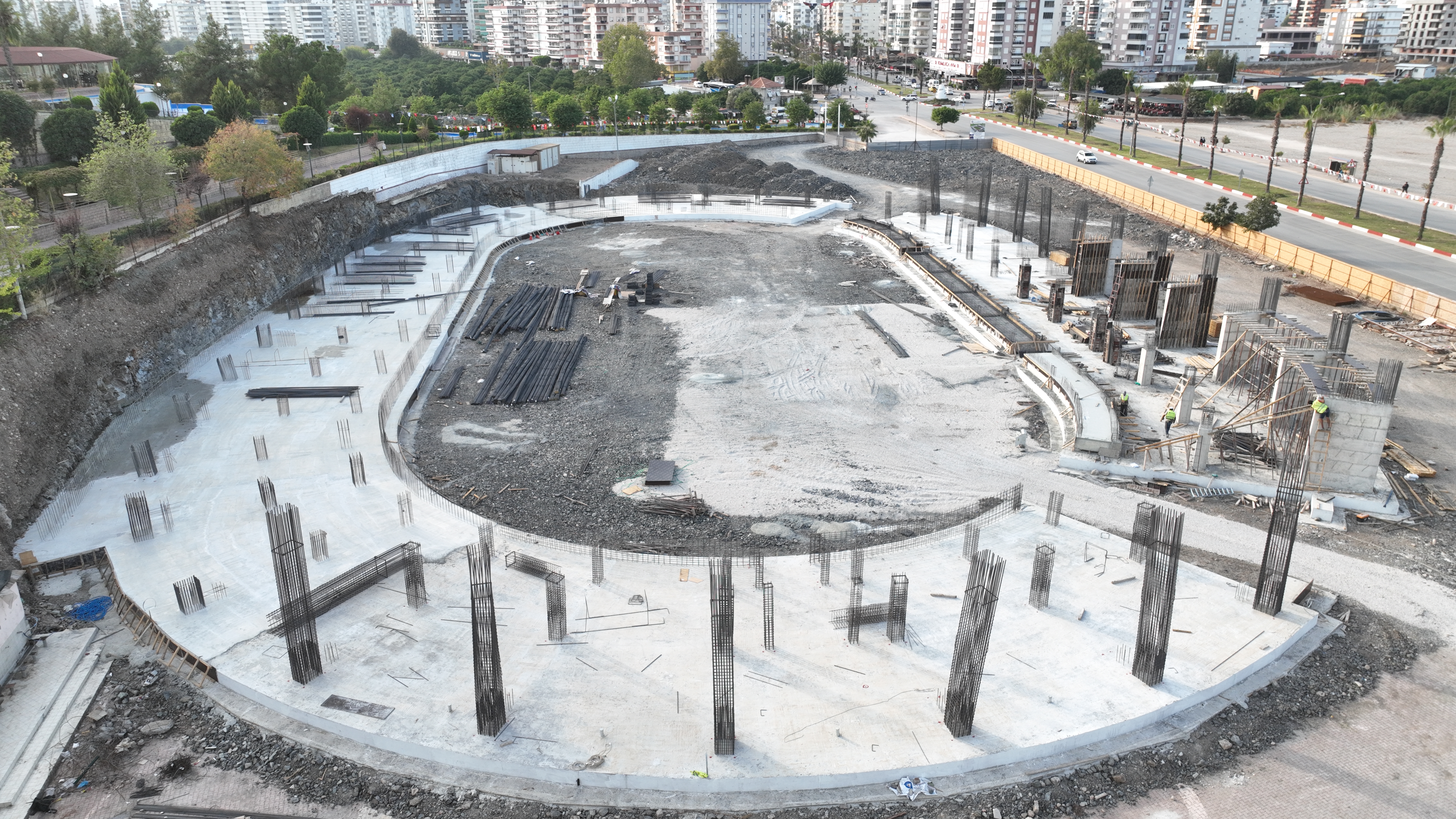 Kumluca Atatürk Stadyumunda çalışmalar hızla sürüyor (12)