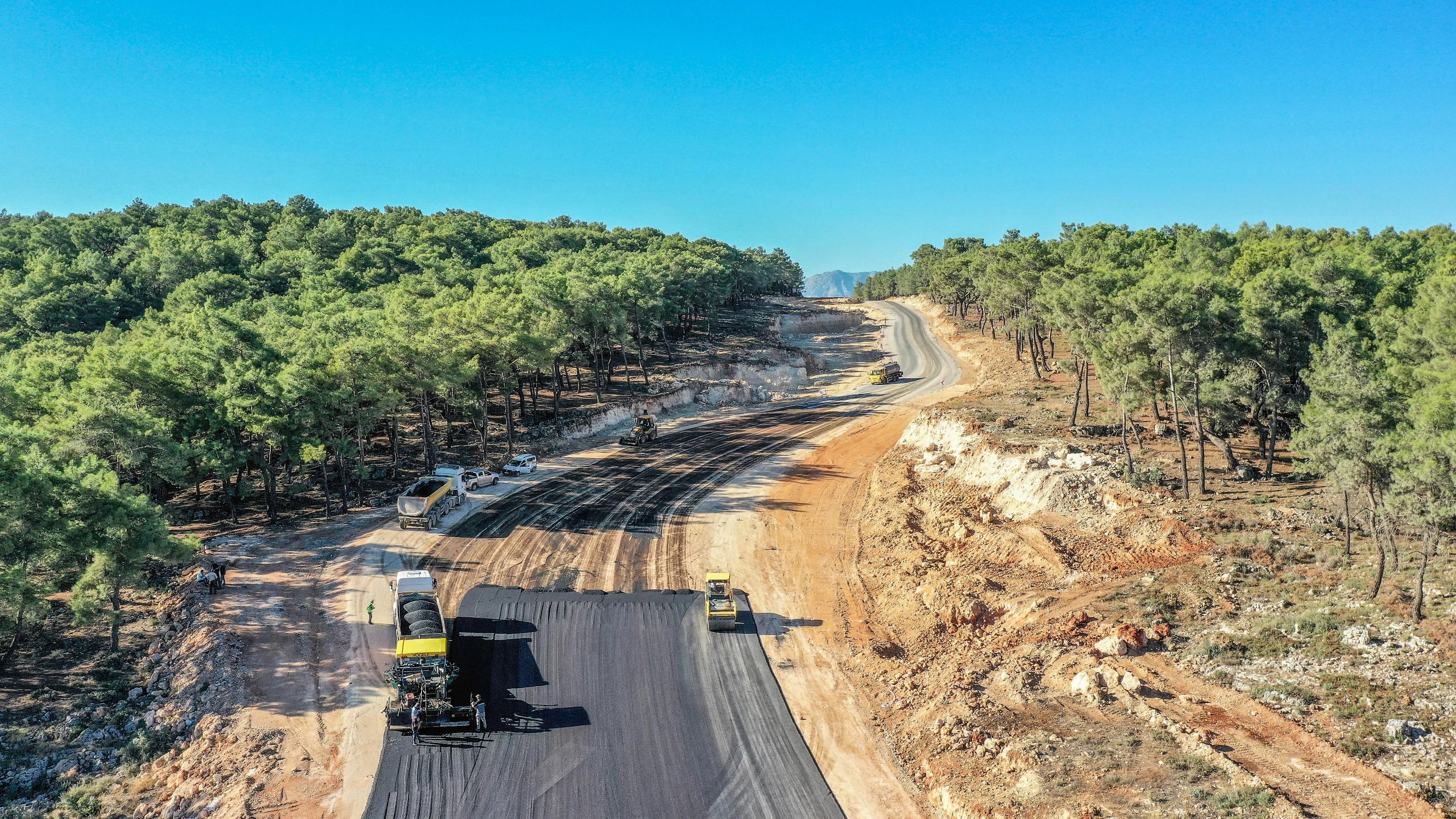 Tutuncuden-ustalik-donemine-yakisir-yol-yapimi_4