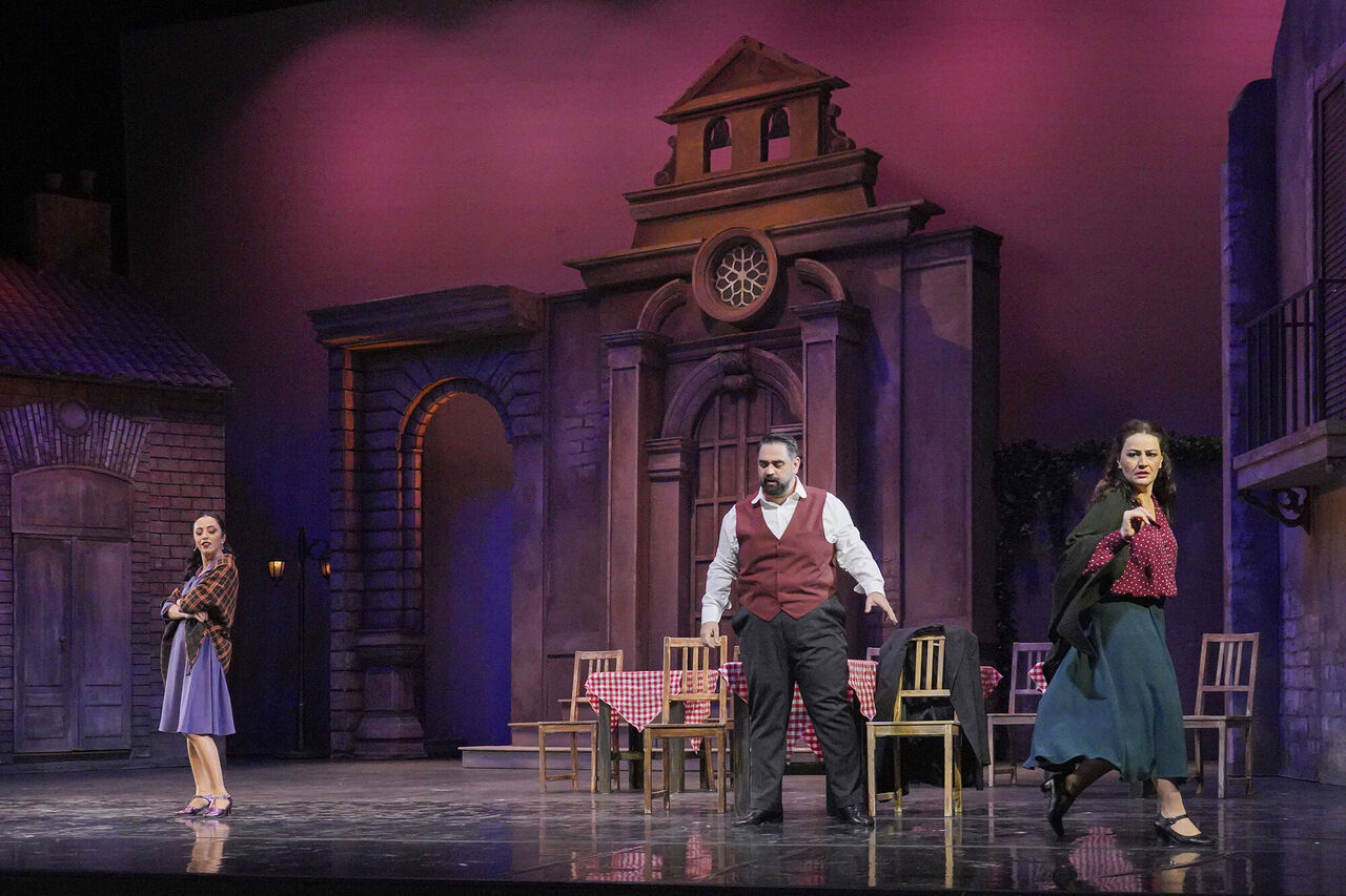 2-opera-art-arda-sahnede_3874_dhaphoto1