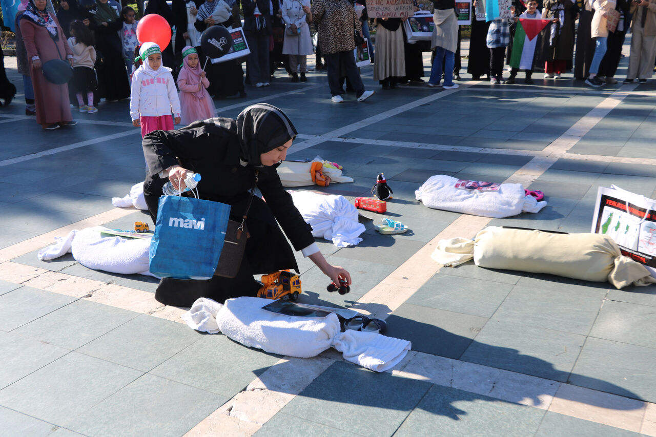 alanyada-gazzeli-cocuklar-anildi_1709_dhaphoto4