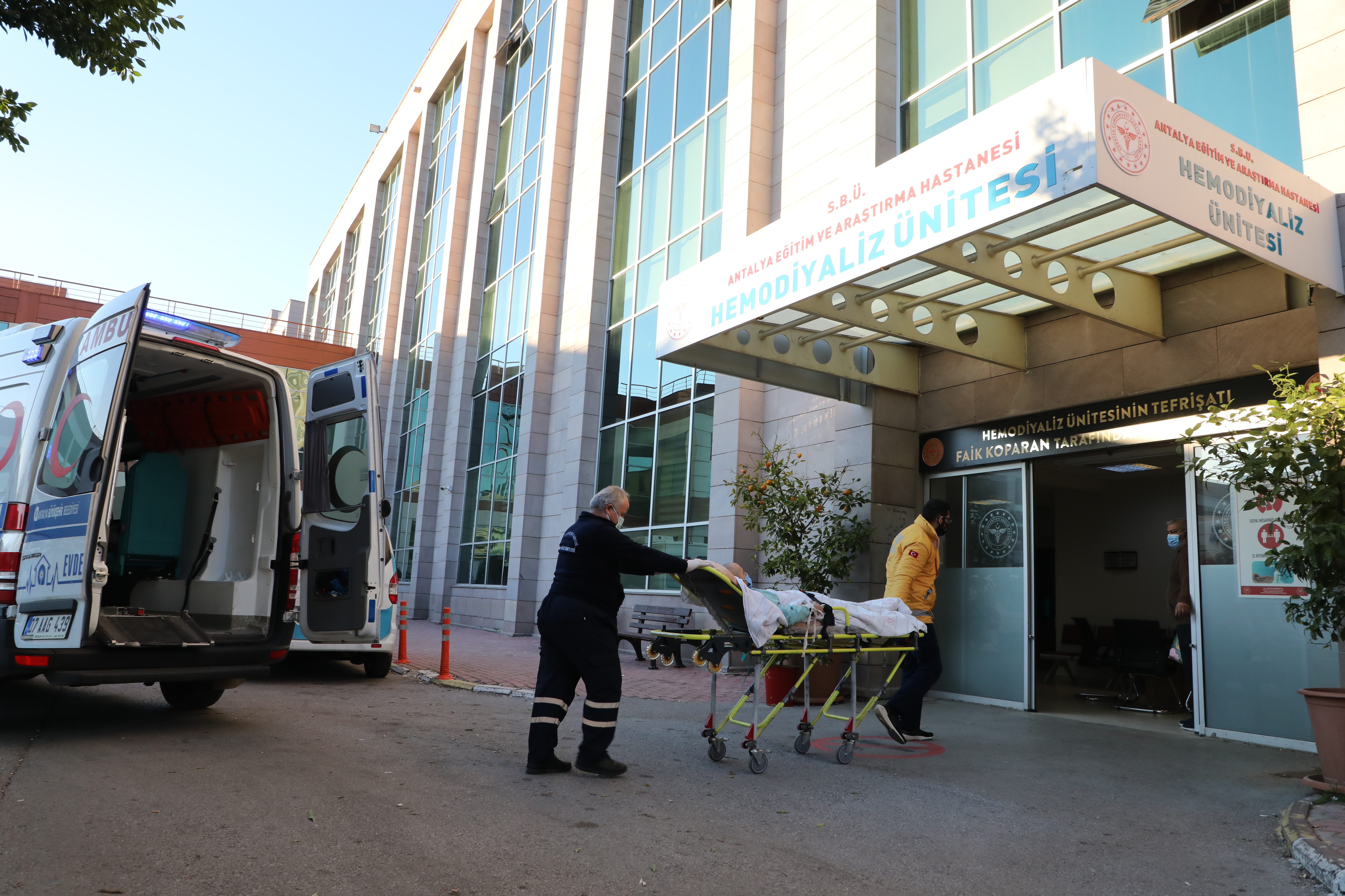Büyükşehir, 6 bin hastaya evde sağlık hizmeti verdi  (10)