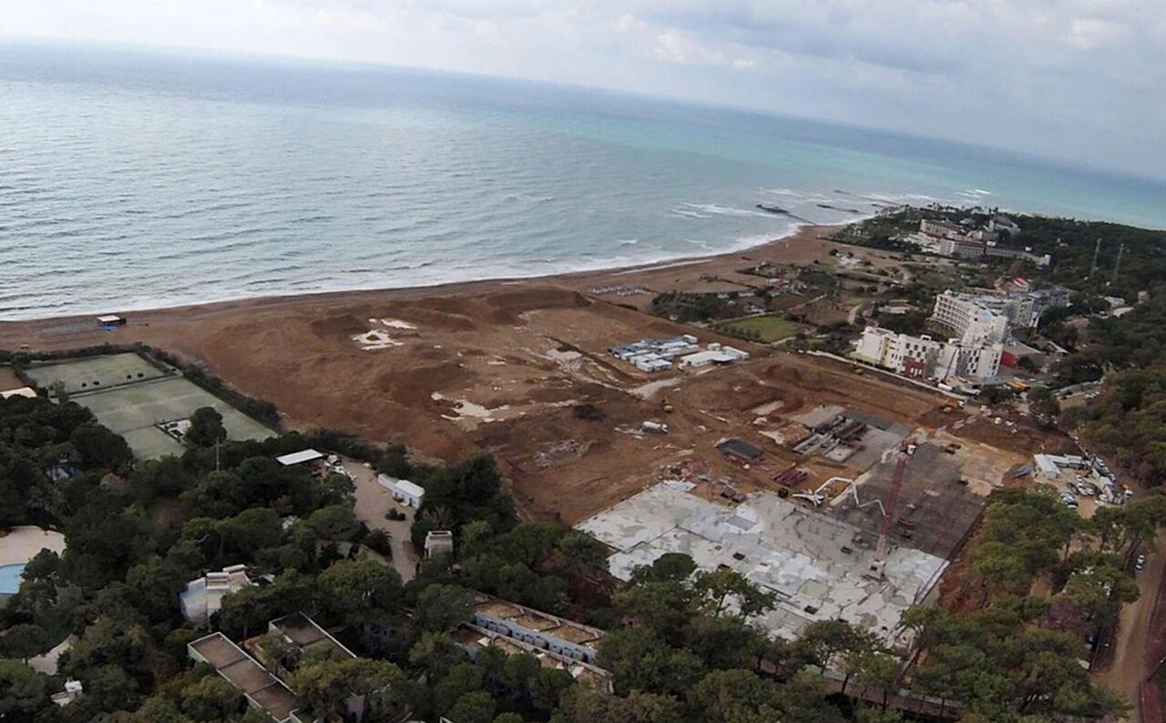 otel-insaati-icin-agaclar-kesildi-sahile-hafriyat-yigildi_7629_dhaphoto2