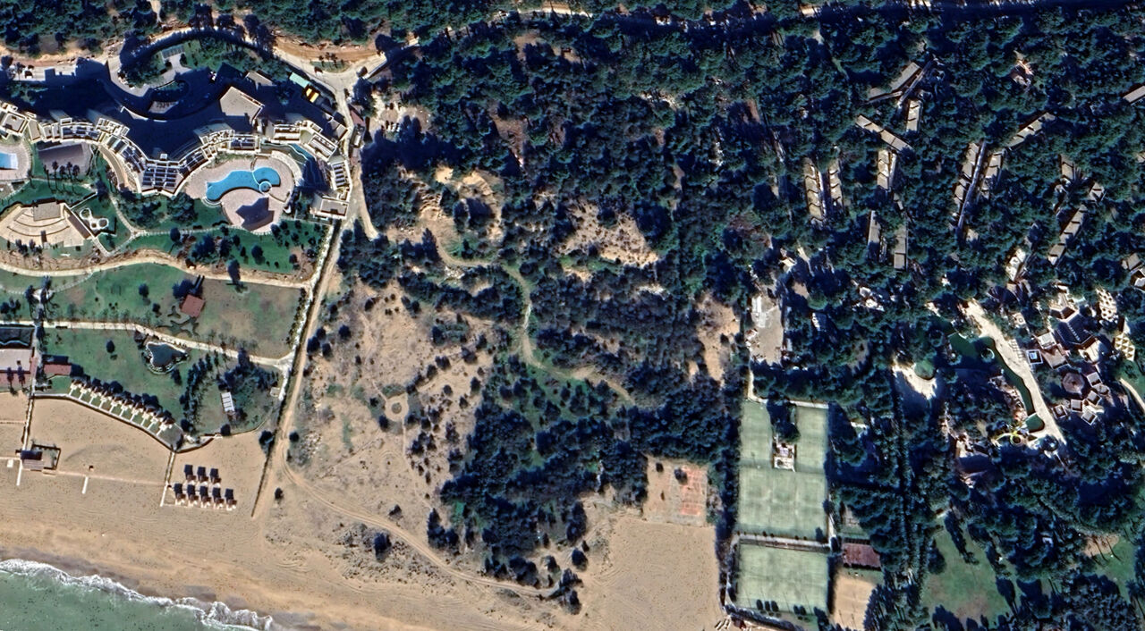 otel-insaati-icin-agaclar-kesildi-sahile-hafriyat-yigildi_7629_dhaphoto4