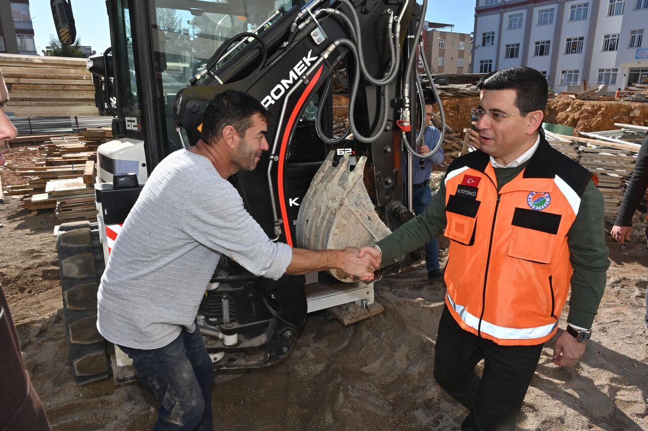 Tutuncu-_-Kepeze-15-yilda-150den-fazla-okul-kazandirdik_2