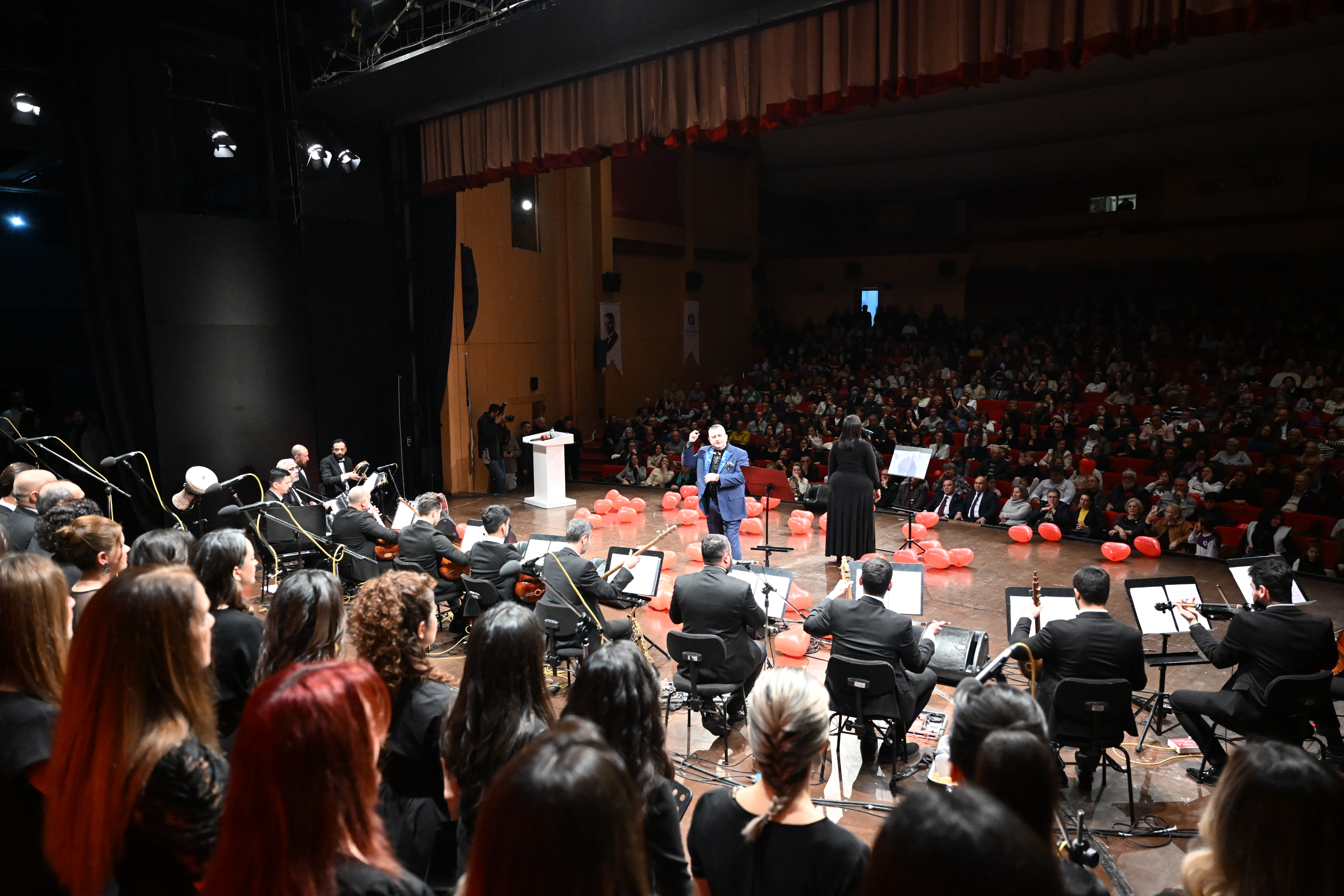 Başkan Böcek “Sevda Türküleri” Konserini Izledi (10)