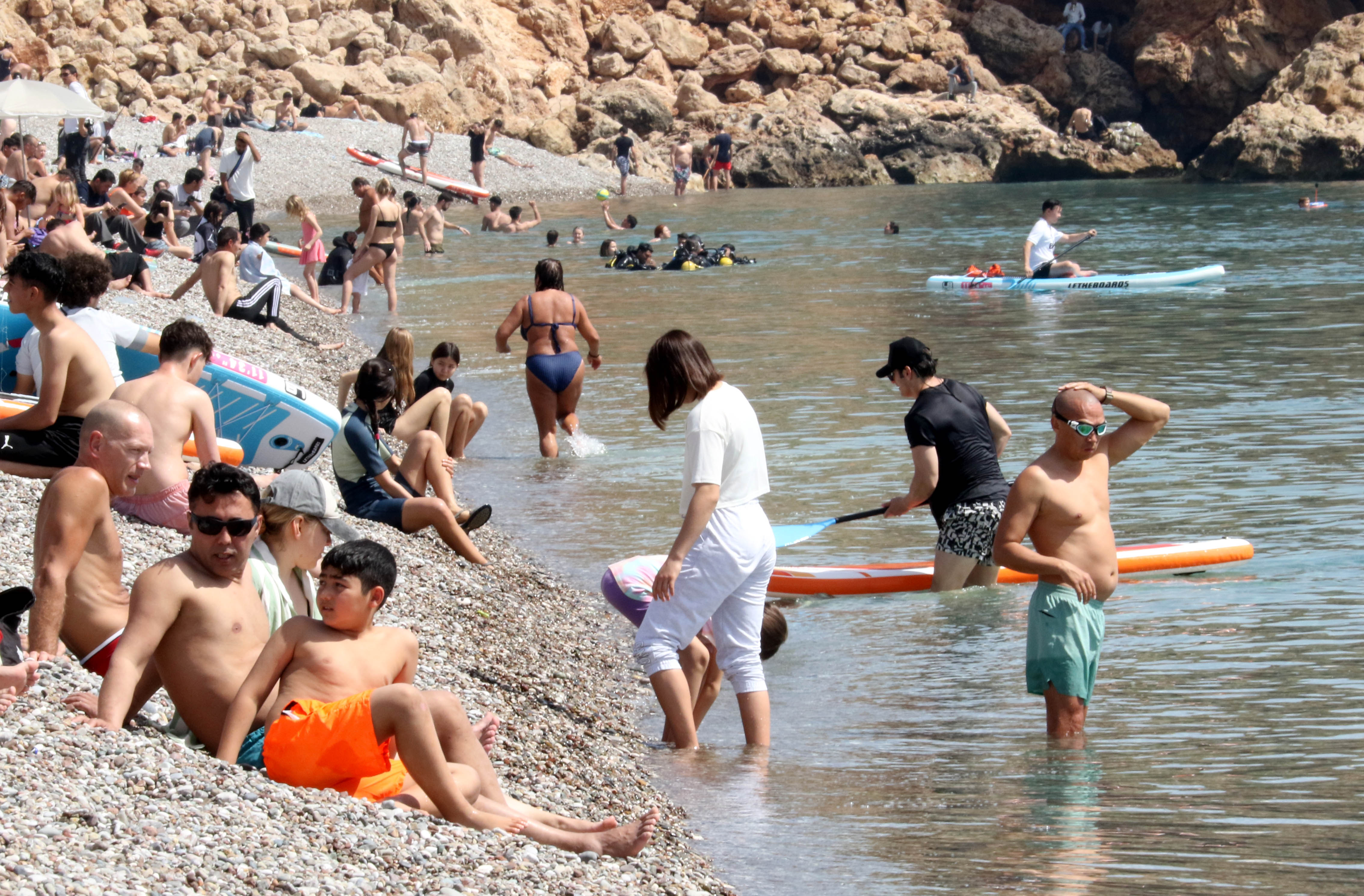 Antalyada Oyunu Kullanan Sahile Gitti 33840 (2)