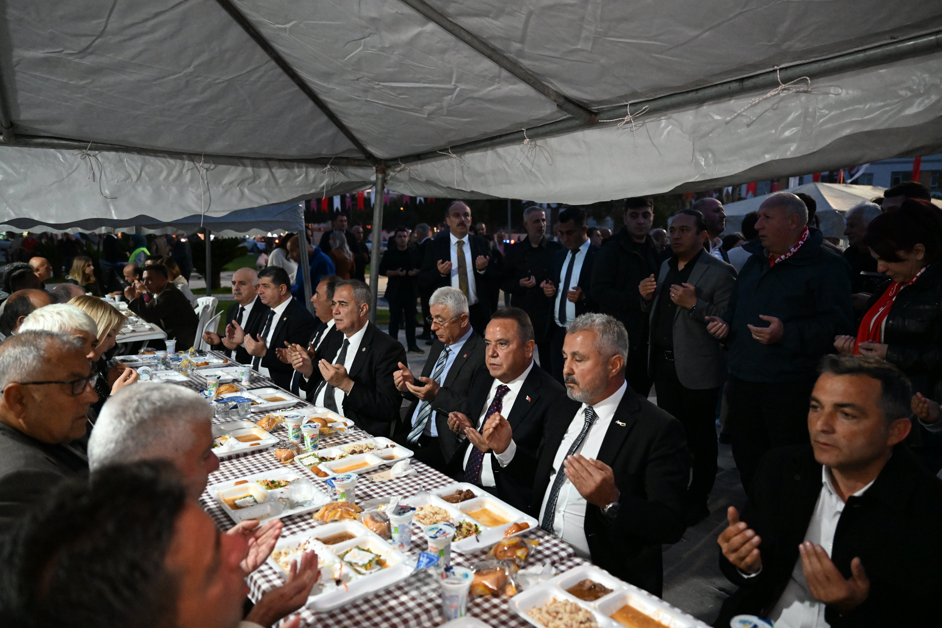 Başkan Böcek Manavgatl Iftar (9)