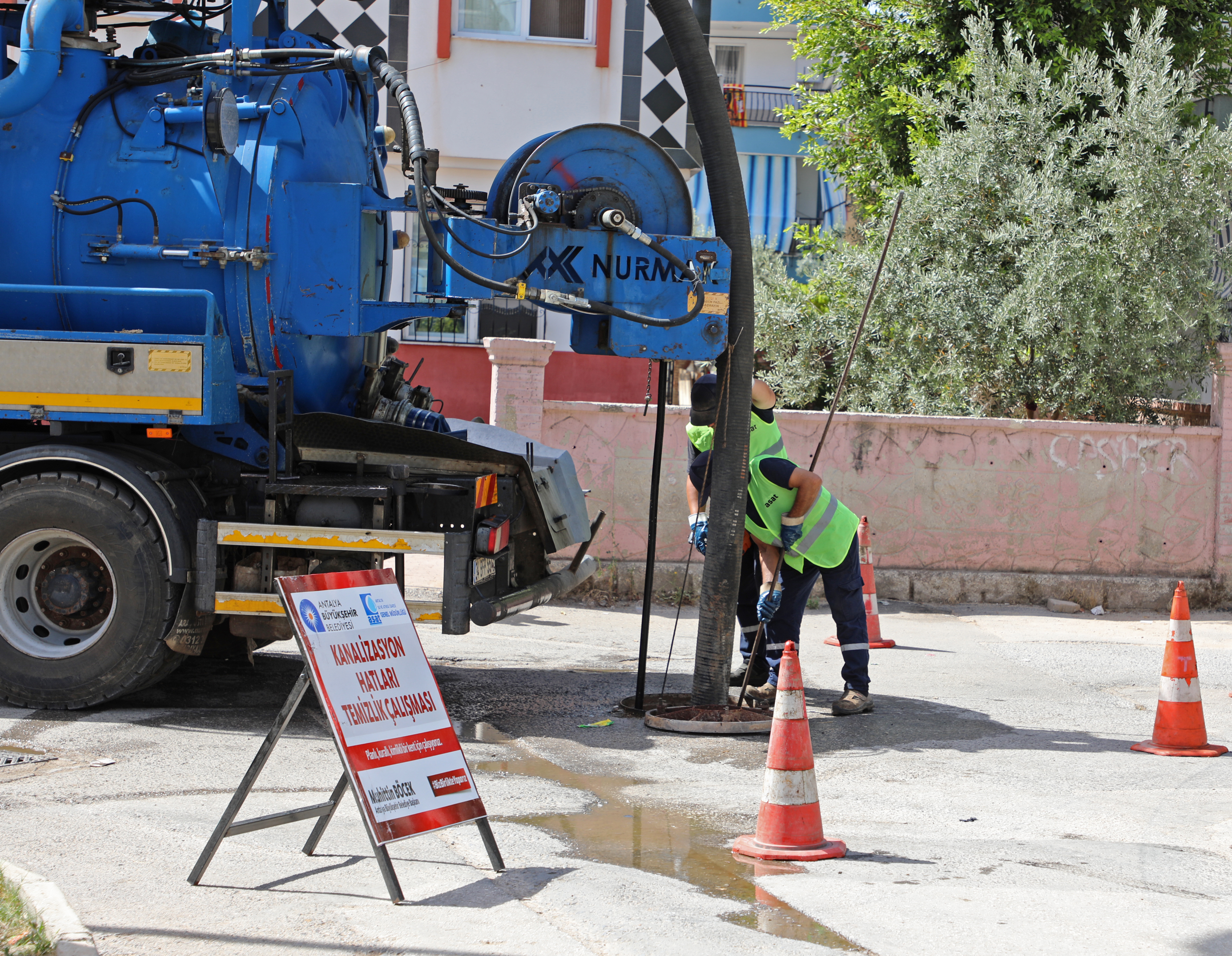 Asat Teomanpaşa’da Kanalizasyon Hatlarını Temizliyor (4)