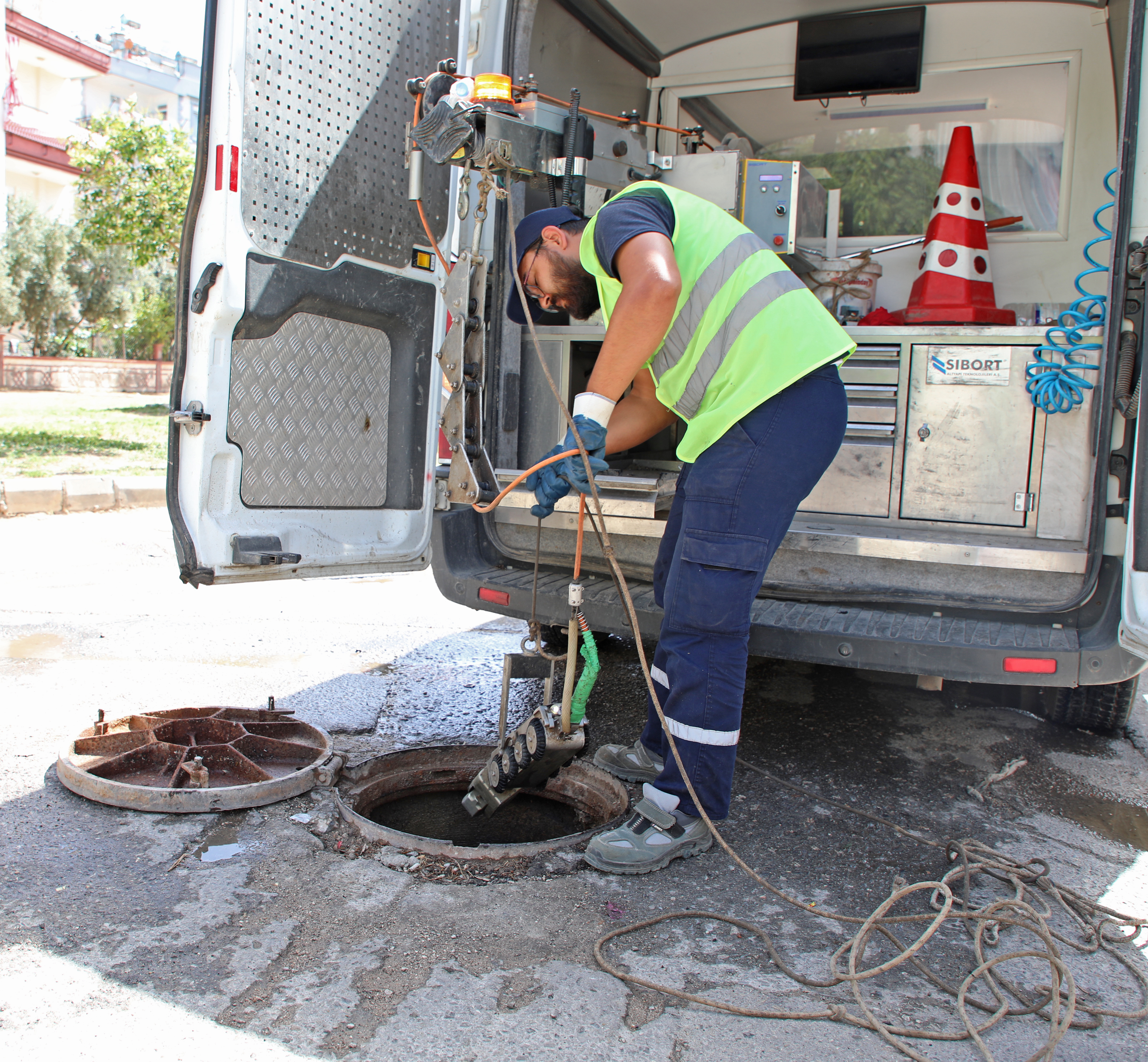 Asat Teomanpaşa’da Kanalizasyon Hatlarını Temizliyor (5)