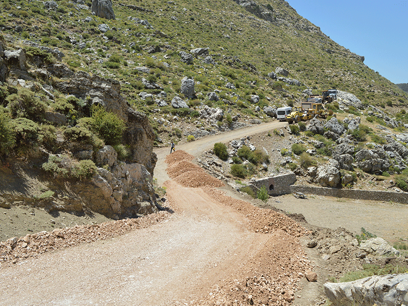 Yayla yolları yenileniyor