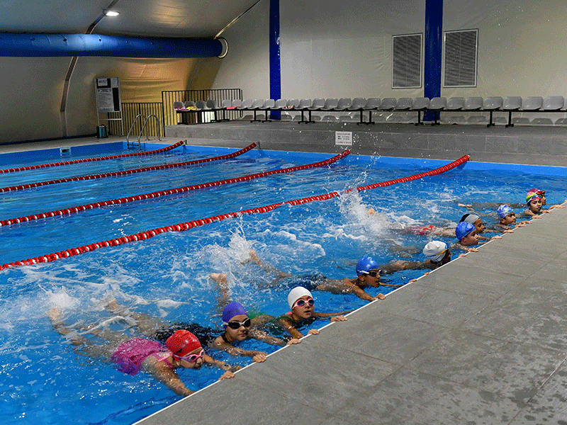 Muratpaşa'da ücretsiz yüzme kursu