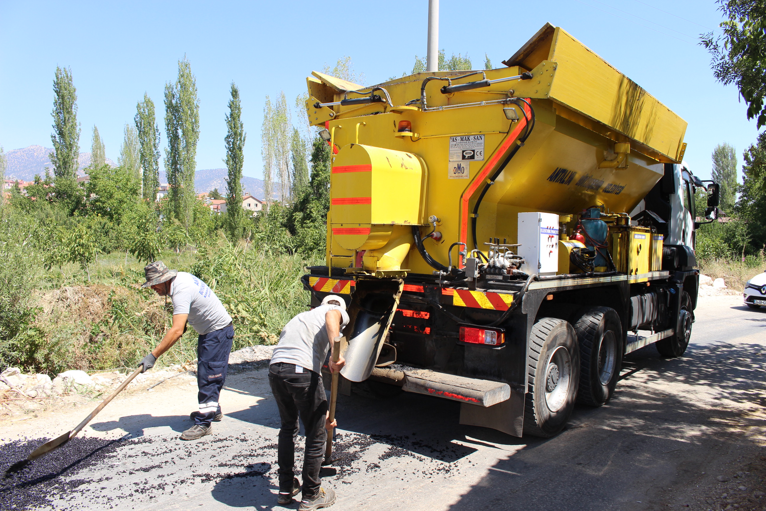 Akçay Afsar Arası Asfalt Onarım Çalışması (2)