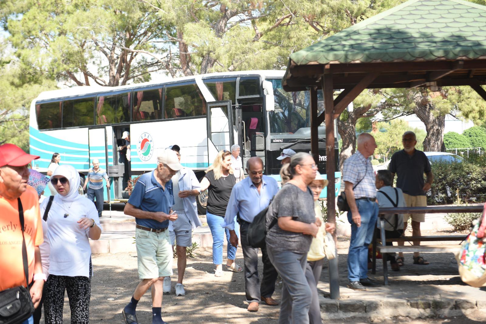 Kepezin Huzurevi Sakinleri Sarisuda Piknik Yapti 2