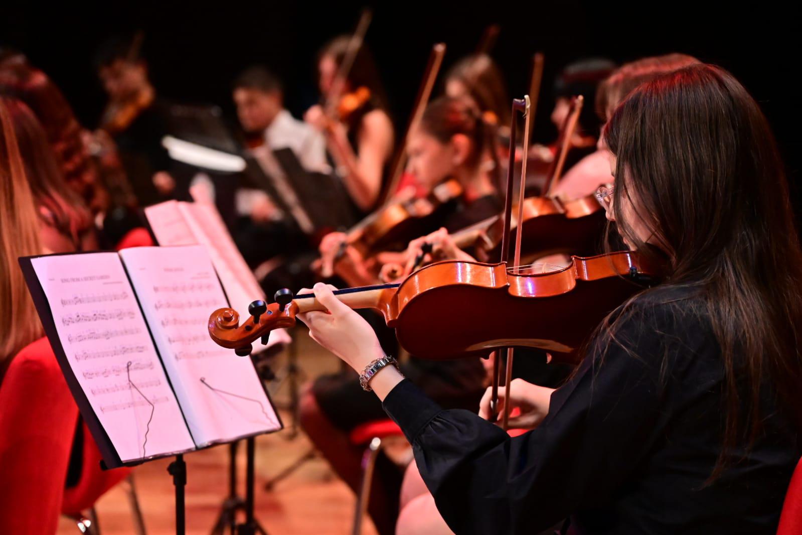 Kepezin Senfoni Orkestrasindan Cumhuriyetin 101. Yilina Ozel Konser 4