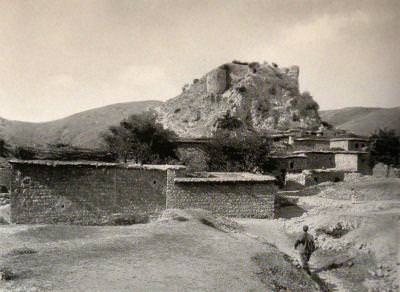 Hezu Hazo Kaza Of Sasun The Castle Near The Village Source Victor Pietschmann Durch Kurdische Berge Und Armenische Stadte Wien 1940