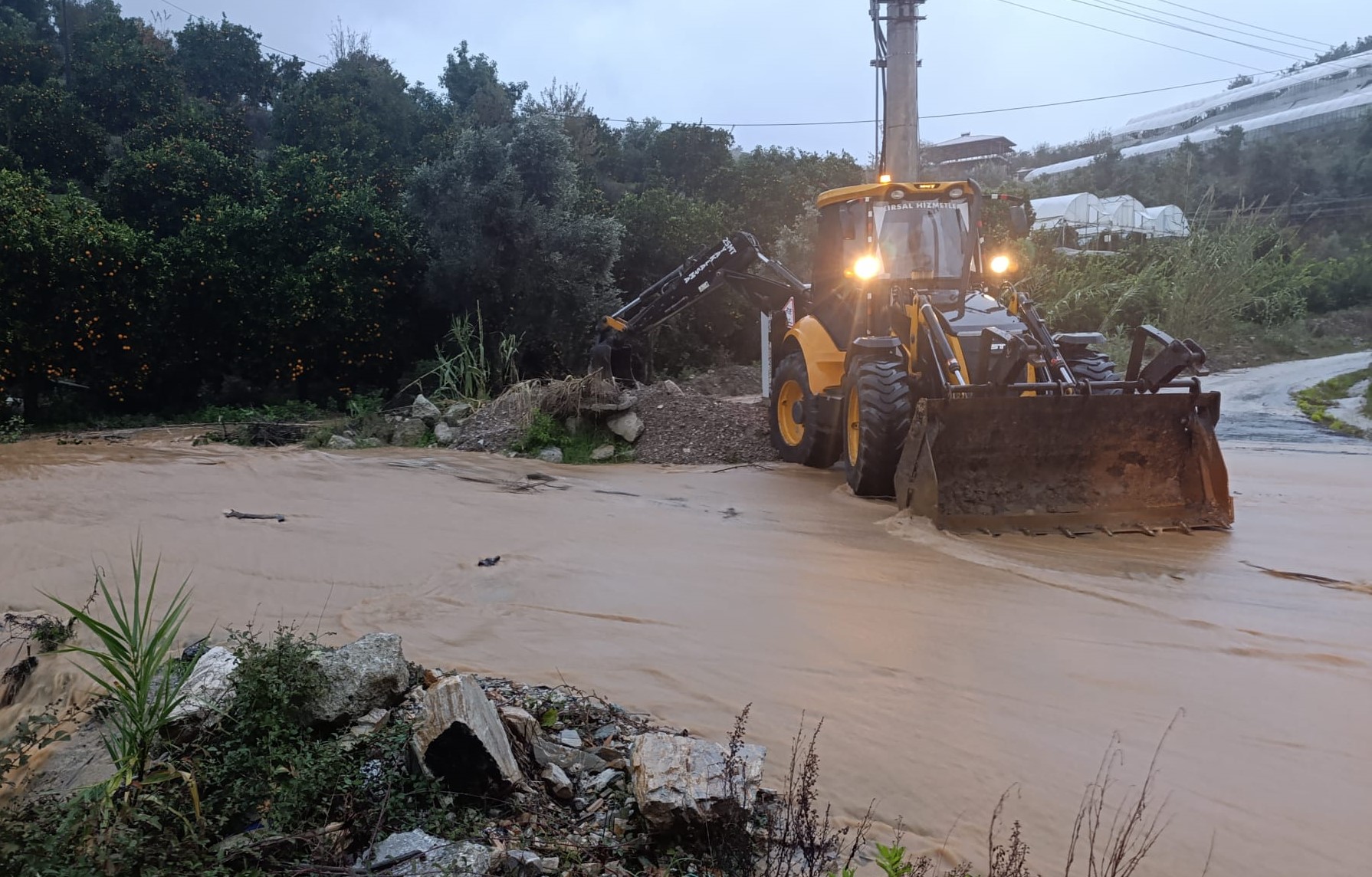 Alanya Kapanan Yollar Açildi (2)