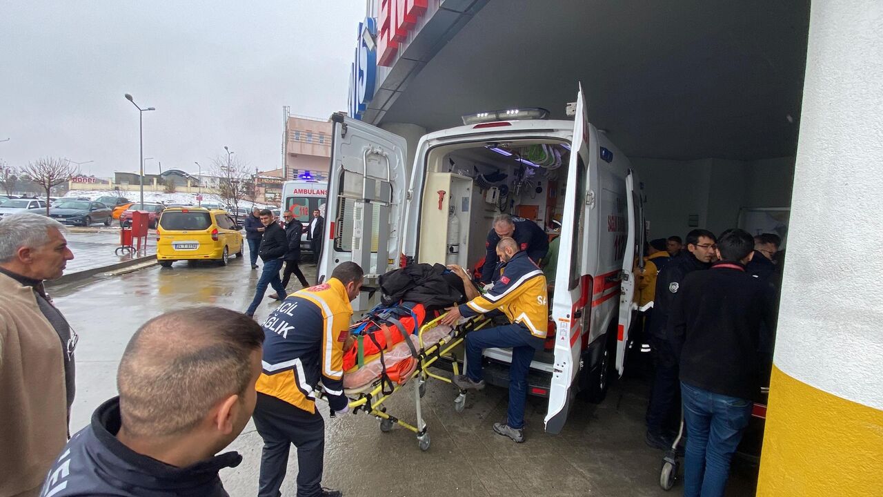 E R Z I N C A N D A Y O L C U O T O B U S U S A R A M P O L E Y U 490689 145190