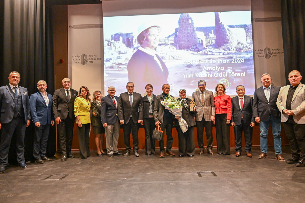 Gj2 W V X X U A A0U F9