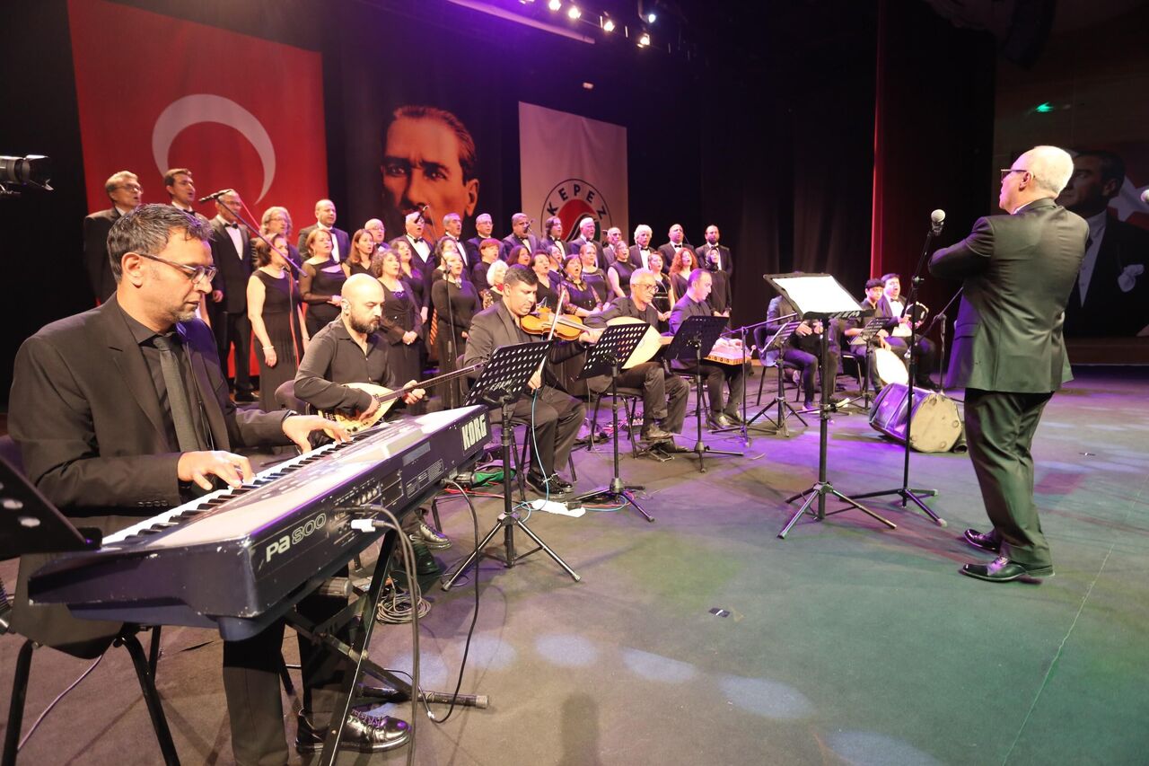 Kepezde Bahar Ve Ask Sarkilari Konseri 7