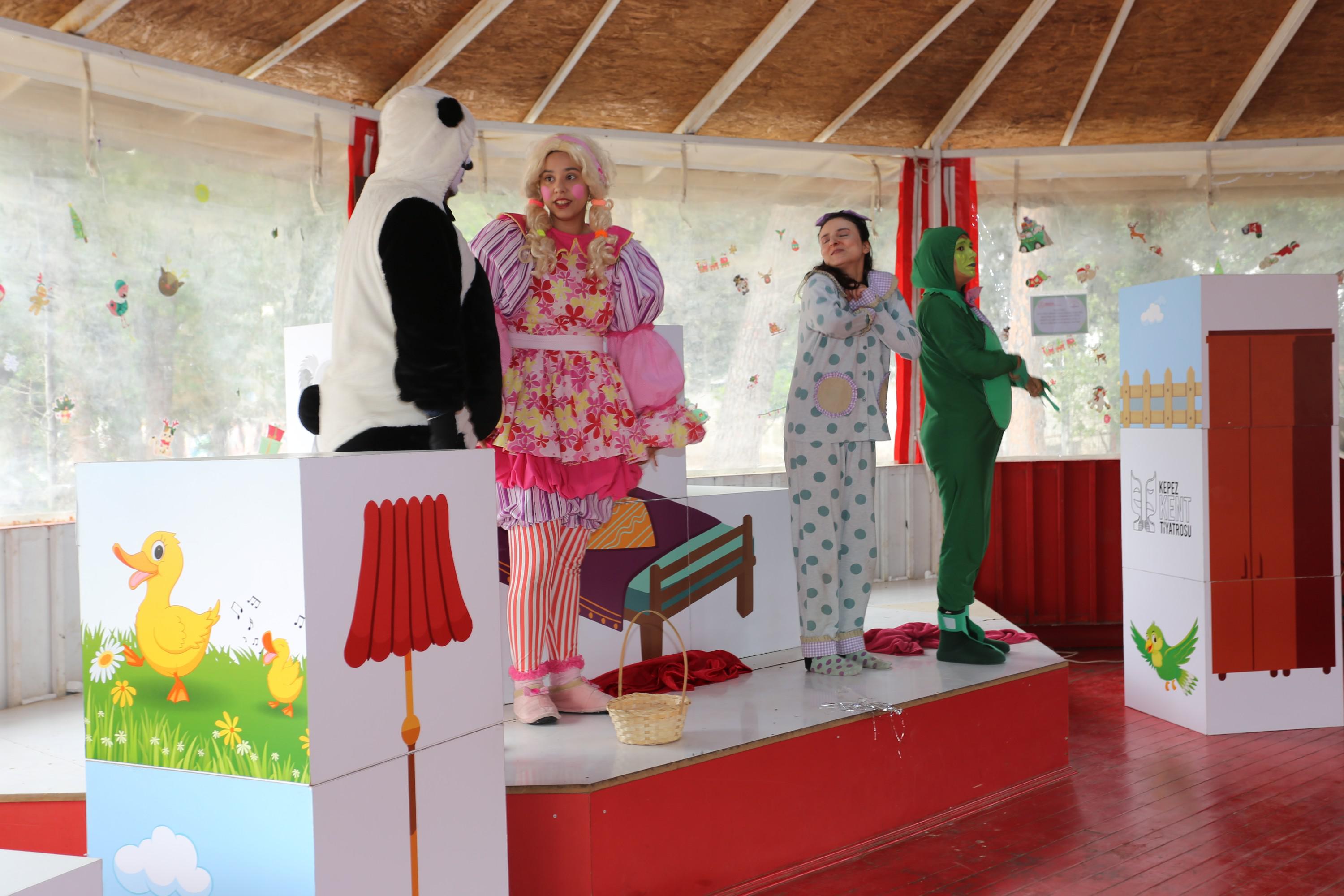 Kepezden 23 Nisanda Sevgi Evine Tiyatro Surprizi 7