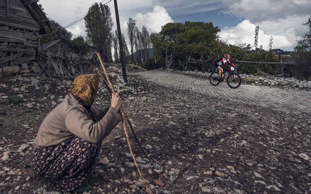 T R A N S T A U R U S D A G B I S I K L E T I E T A P Y A R I S L A R 639458 189433