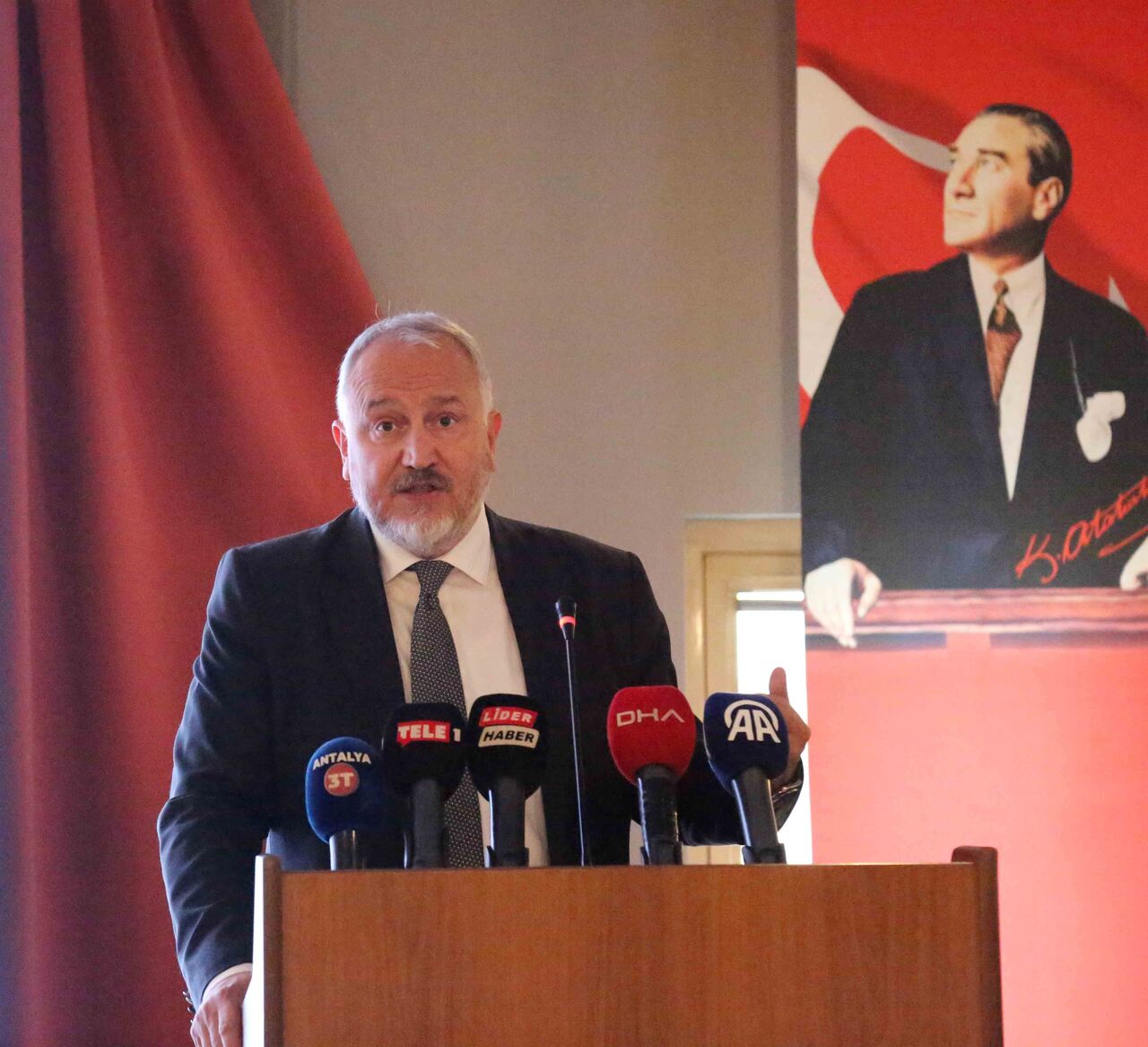 T U R I Z M D E E N Z O R K I S G E C T I N I S A N D A Y E N I 685645 203082