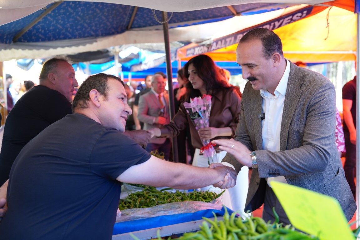Konyaalti Beledi̇yesi̇ Çi̇ftçi̇ler Gününde Üreti̇ci̇ Pazari Kurdu (6)