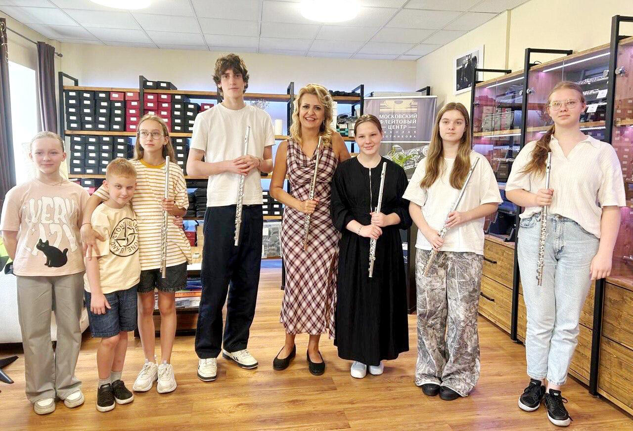 A N T A L Y A L I S A N A T C I D A N M O S K O V A D A F L U T K O N 780138 230618