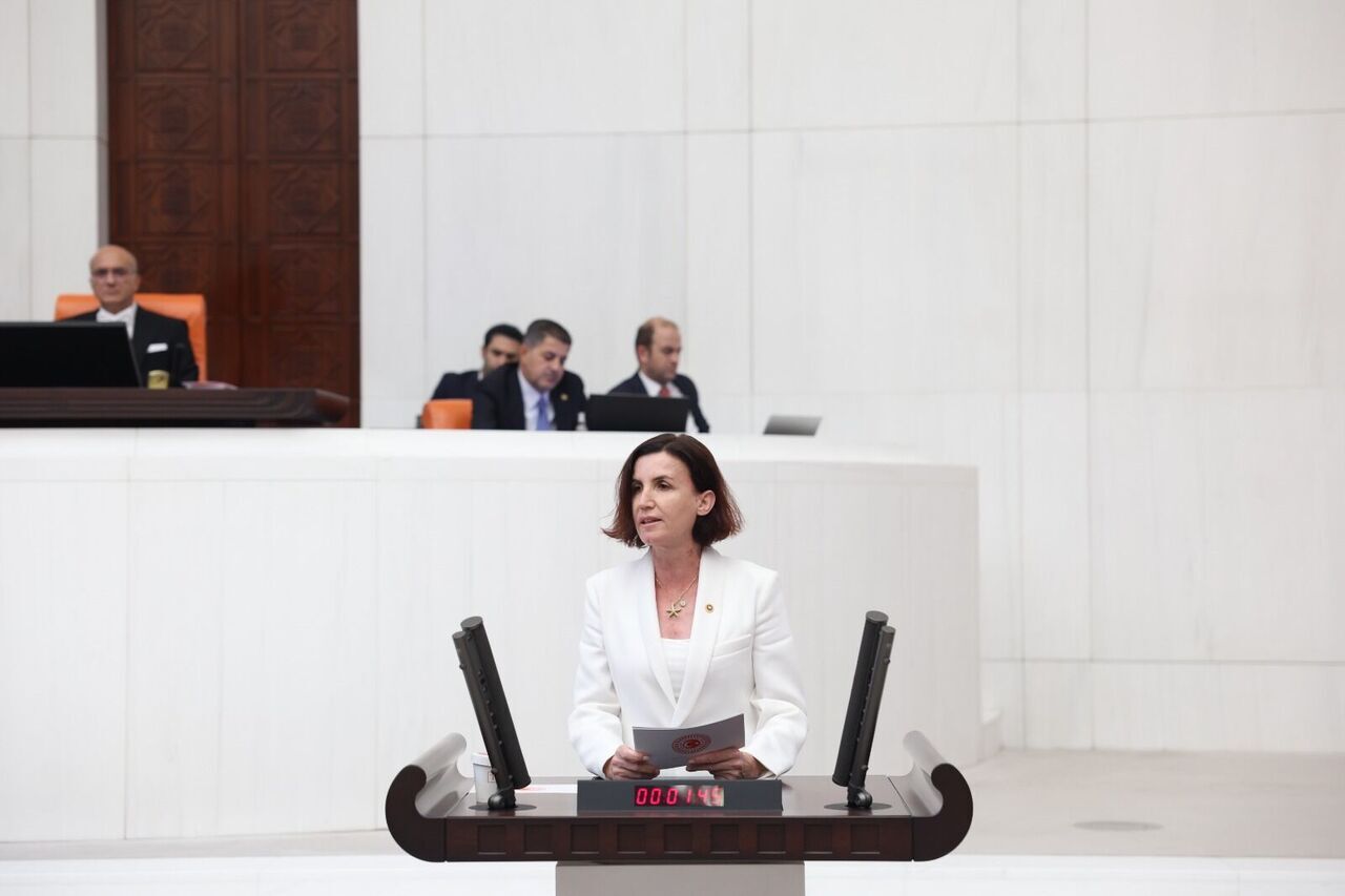 Aliye Coşar (3)