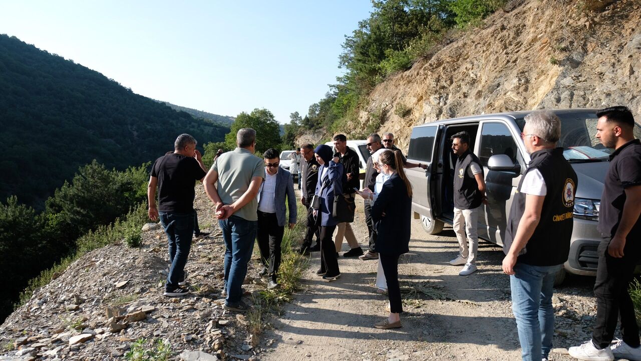 C A N L I Y A Y I N D A I T I R A F E T T I A Y L A R S O N R A C 770429 227552