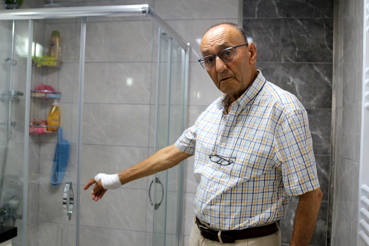 D U S A K A B I N C A M I P A T L A D I E M E K L I A K A D E M I S 761100 224627