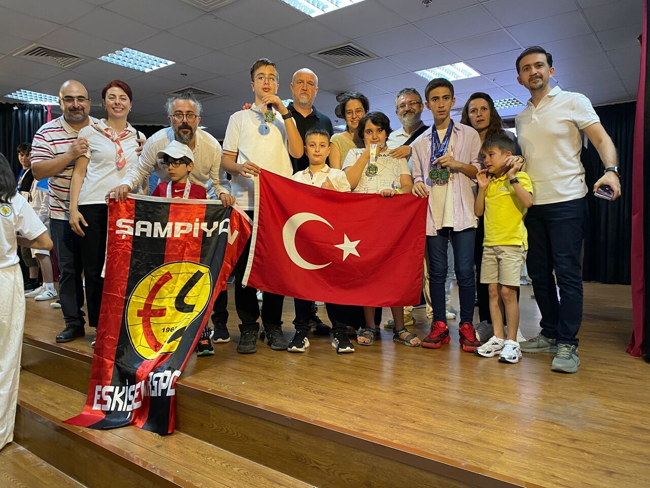 I S T A N B U L 6 Y A S I N D A K I T U N A M A T E M A T I K T E 770507 227594