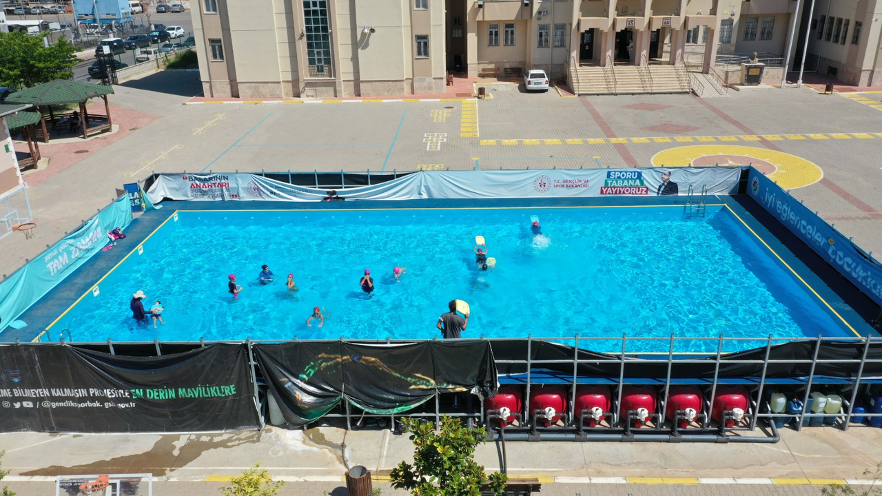 K I R S A L D A K I C O C U K L A R A P O R T A T I F Y U Z M E H A V U 779441 230396