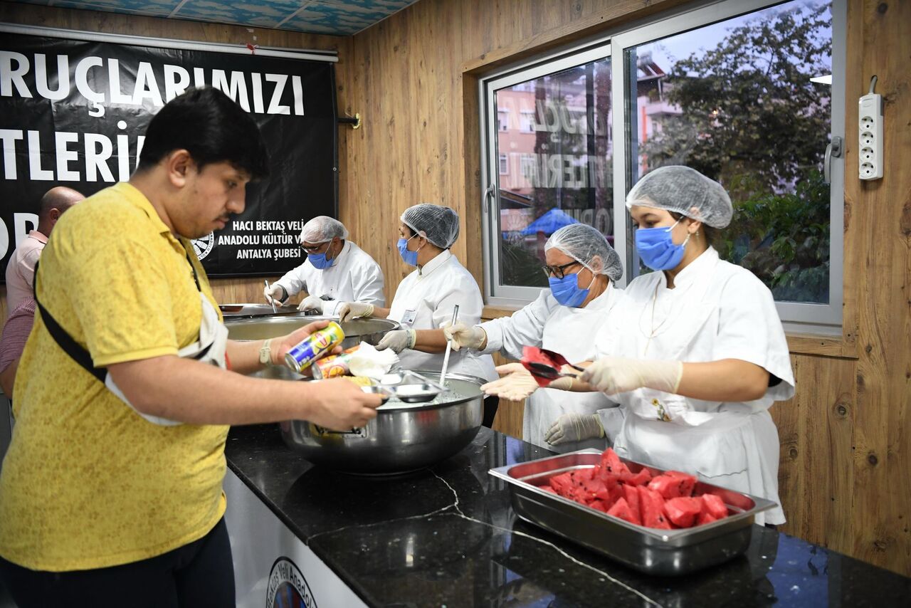 Oruç Açma Yemeği̇ Başkan Kotan'dan (4)