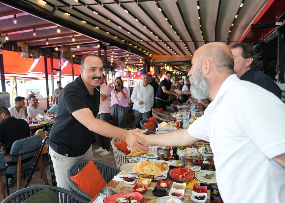 Başkan Kotan Konyaalti Esnafiyla Buluştu (2)