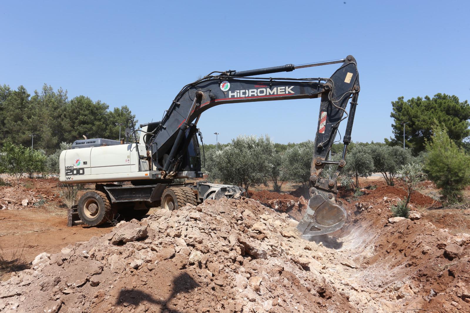 Duaci Genclik Parkinda Hummali Calisma 6